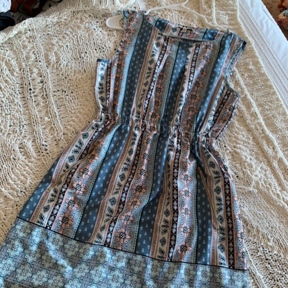 Cute little summer dress.